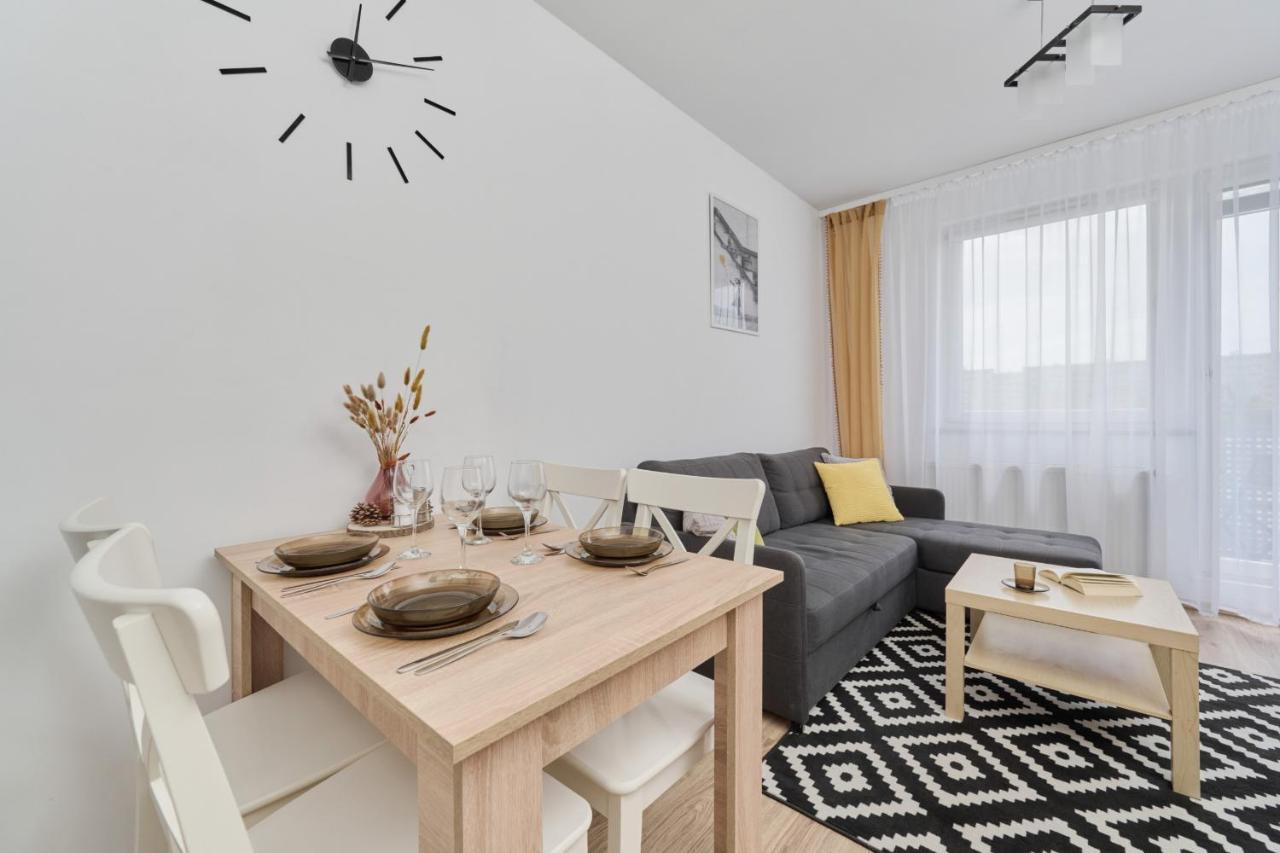 Family Kamienna With Balcony 1,5 Km To Wroclavia By Renters Вроцлав