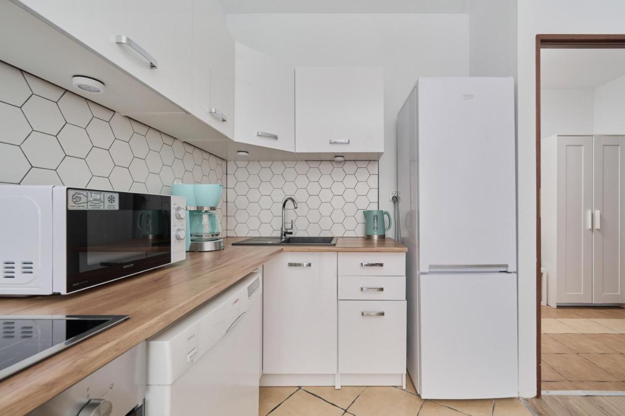 Apartment Family Kamienna With Balcony 1,5 Km To Wroclavia By Renters