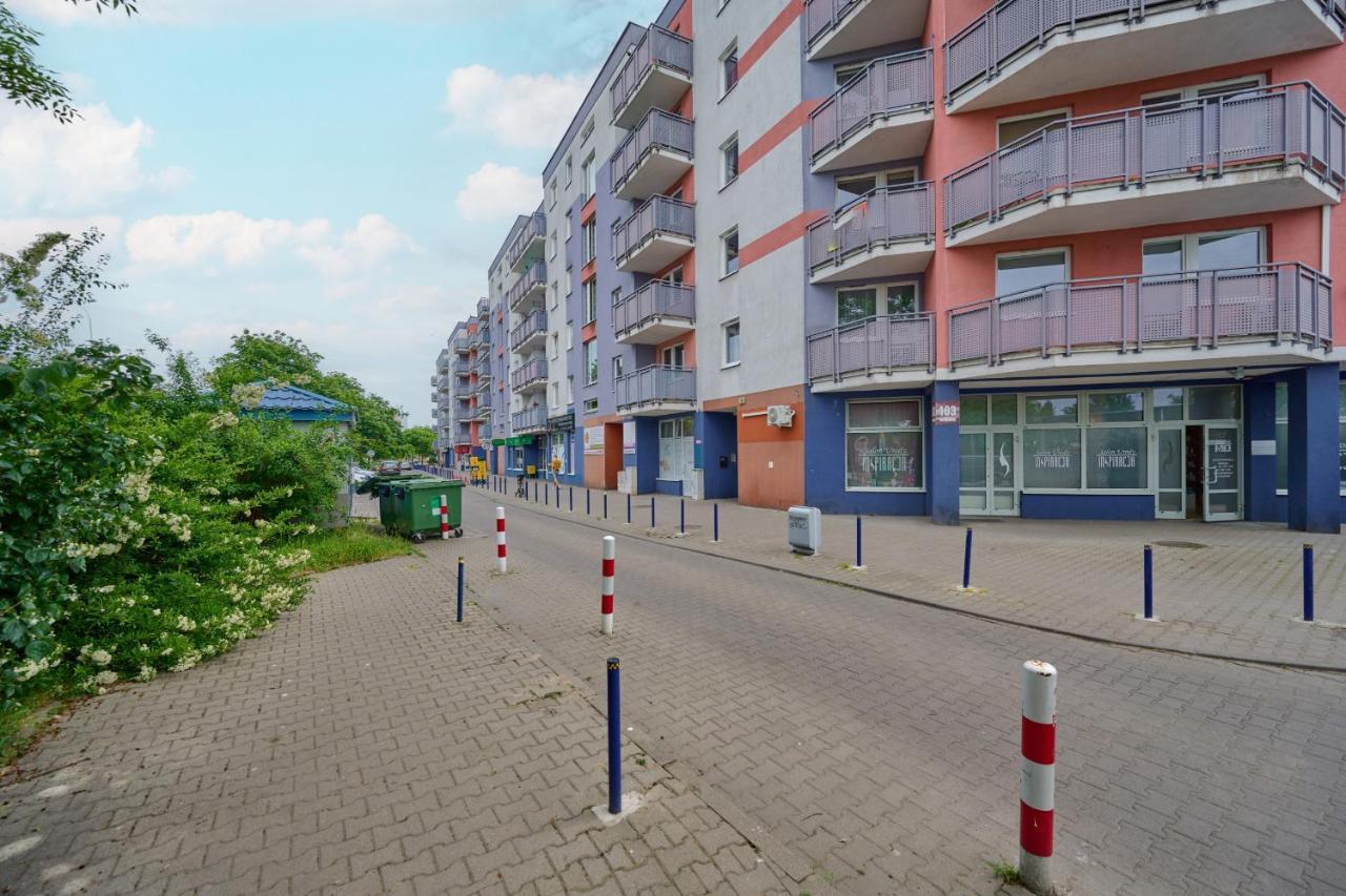 Апартаменти Family Kamienna With Balcony 1,5 Km To Wroclavia By Renters Вроцлав